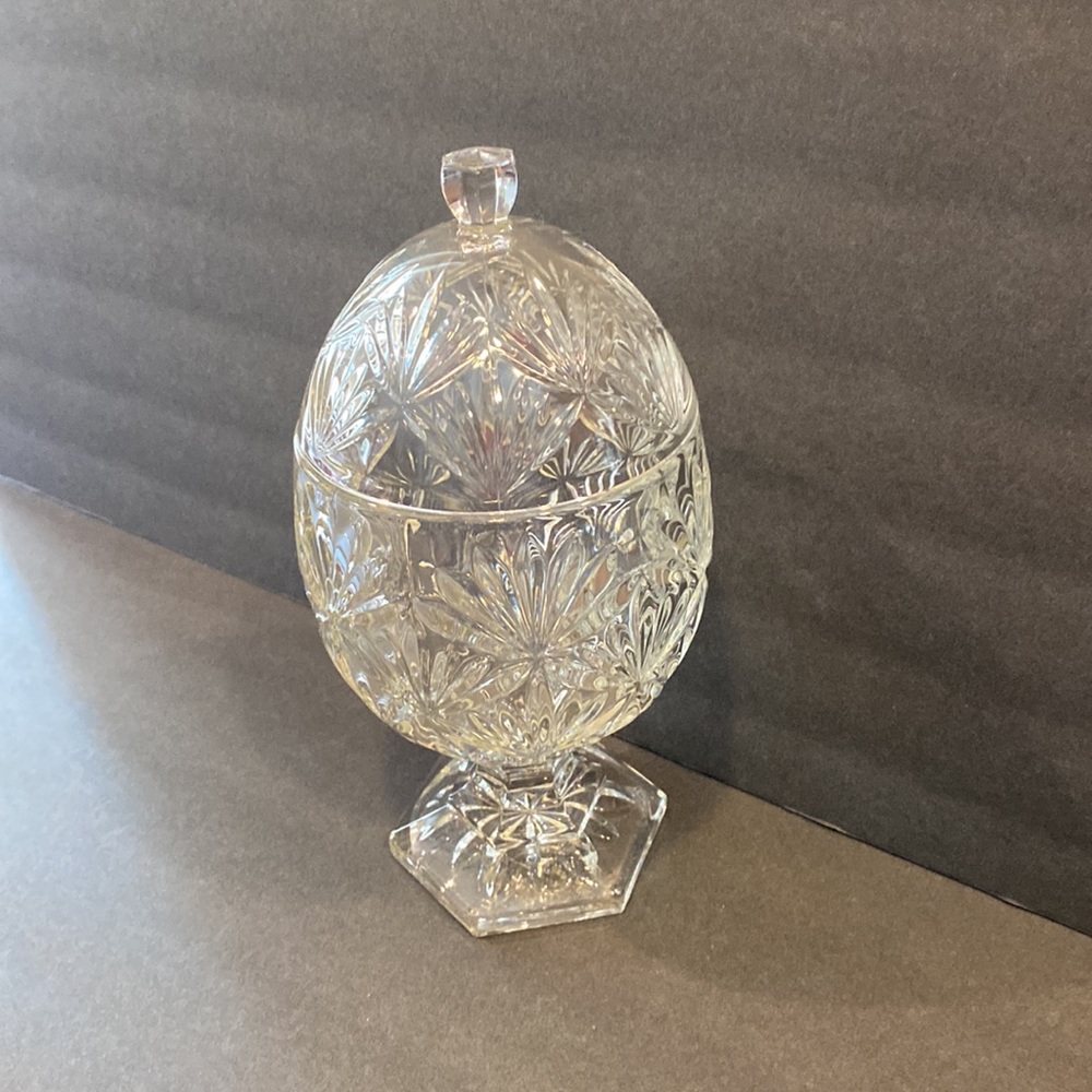 Easter egg Candy dish pedestal shaped glass, vintage 9 1/2 x 4 1/2